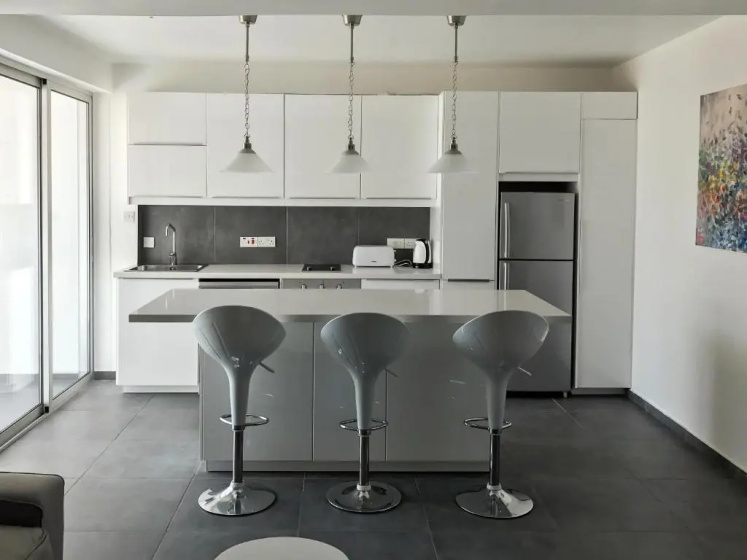 Poseidon Apartment By Michalis — отель с удобствами в Айя-Напа