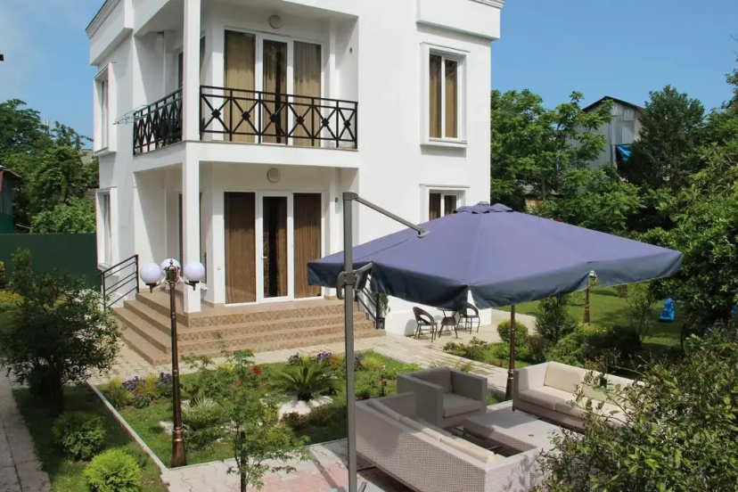 Giorgi Guest House — отель с удобным расположением в Батуми