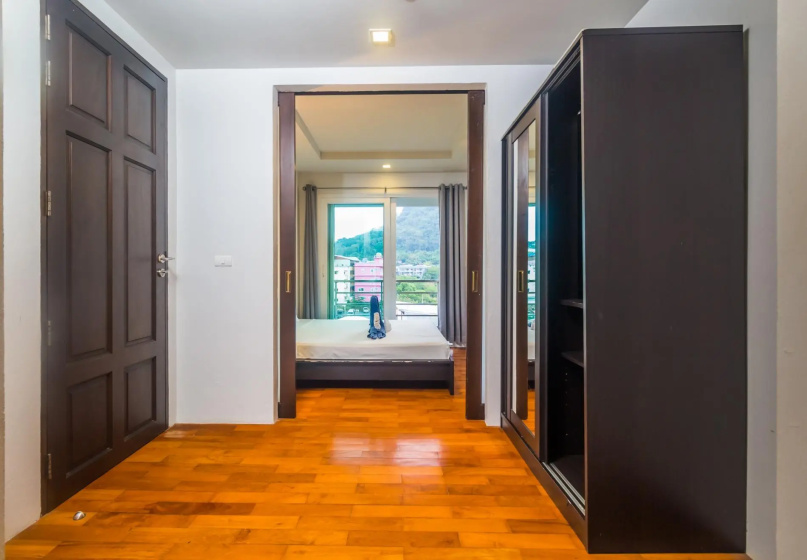 HLC501 - Patong apartment  for 4, market and beach — отель с удобным расположением в Патонг