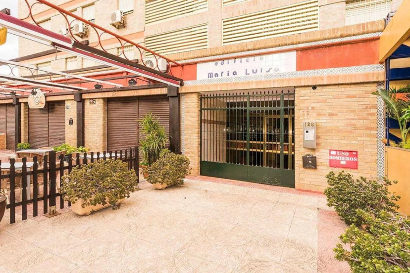 Apartamento Maria Luisa — отель с удобным расположением в Аликанте