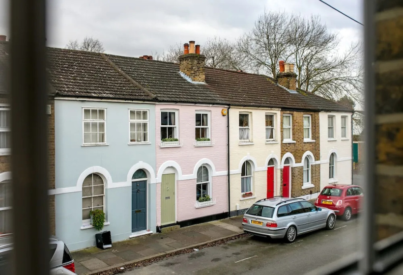 Charming Victorian Cottage 3 — отель в Лондоне, Соединенное Королевство