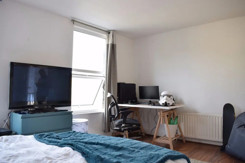 3 Bedroom Apartment in North London — забронировать отель в Лондоне