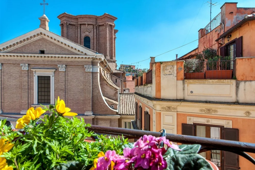 Spanish Steps Apartment — забронировать отель в Риме