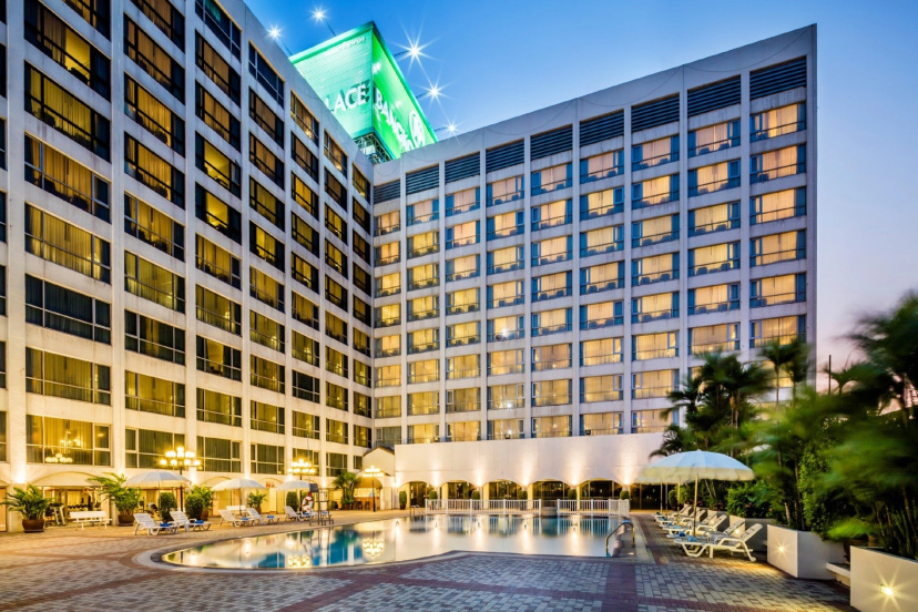 Bangkok Palace Hotel — отель в удобной локации в Бангкоке