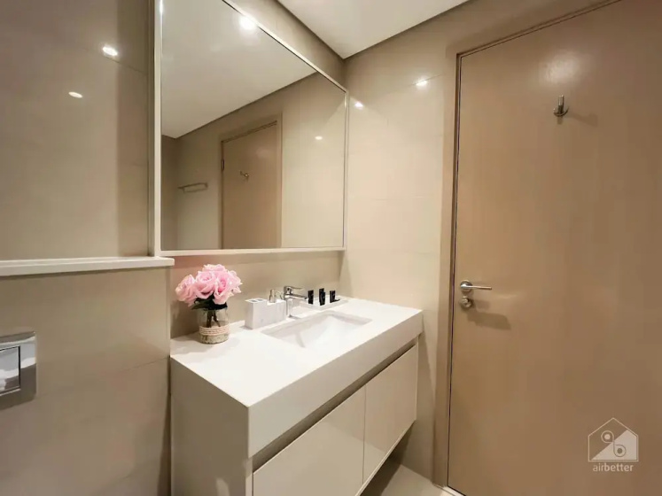 Ultimate Luxury in the Heart of Downtown — забронировать отель в Дубае