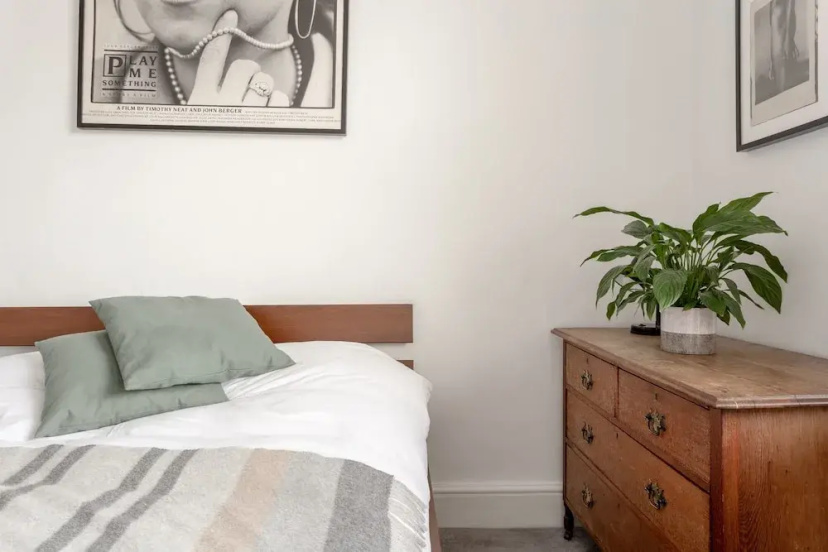 1 Bedroom Apartment in Maida Hill — комфортный отель в Лондоне
