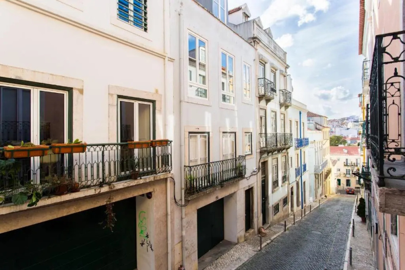 Brand new Bairro Alto old style apartment — отель в Лиссабоне, Португалия