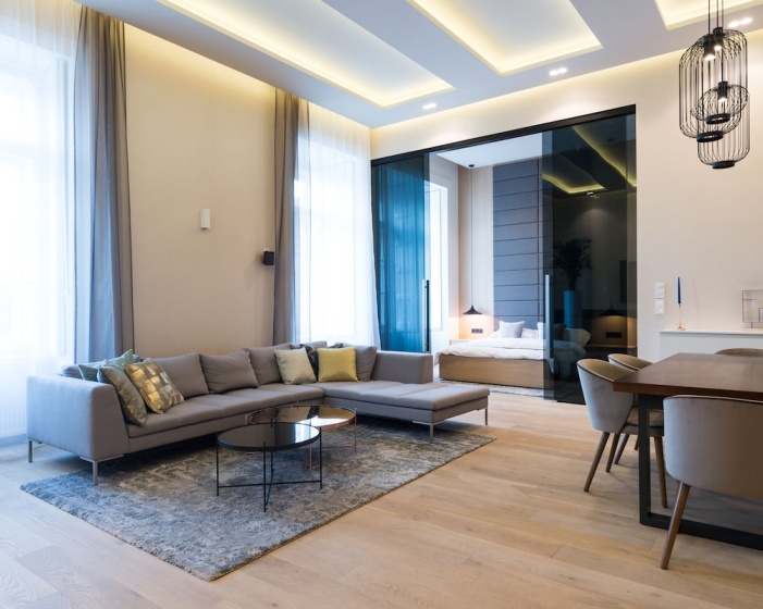 Luxury Apartment by Hi5 - Erzsébet square Suite — отель с удобным расположением в Будапеште