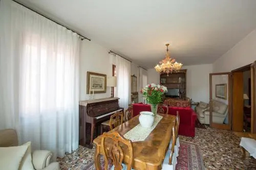 Savoia & Jolanda Apartments 2 — отель с удобным расположением в Венеции