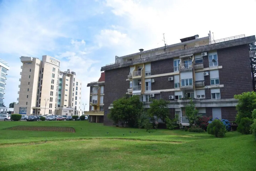 Family Apartment Budva — отель с удобным расположением в Будва