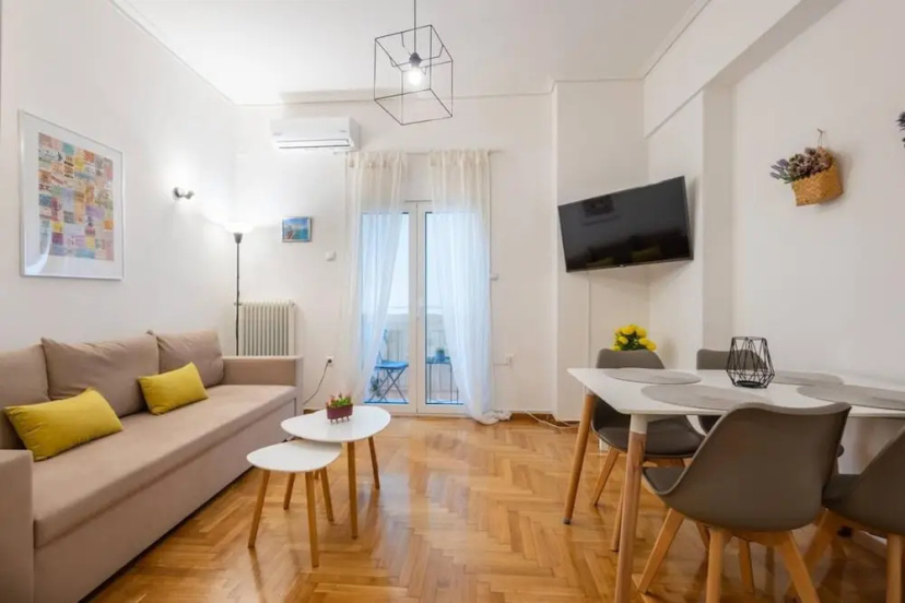 Roubnb Acropolis Museum 1BD Apt — комфортный отель в Афины