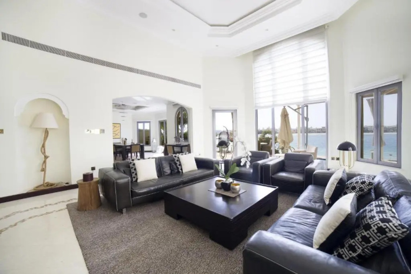 Deluxe 4BR Palm Villa With Private Beach and Pool with Complimentary Golf — комфортный отель в Дубае
