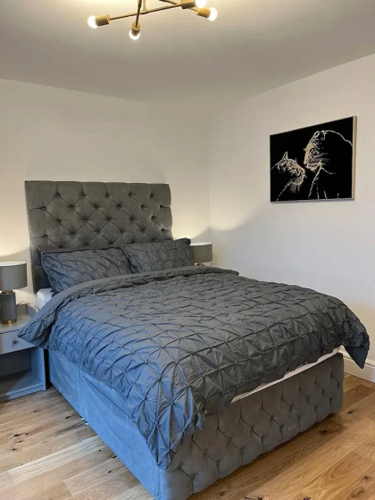 Cozy London Apartment , 2 Minutes to Tube! — комфортный отель в Лондоне