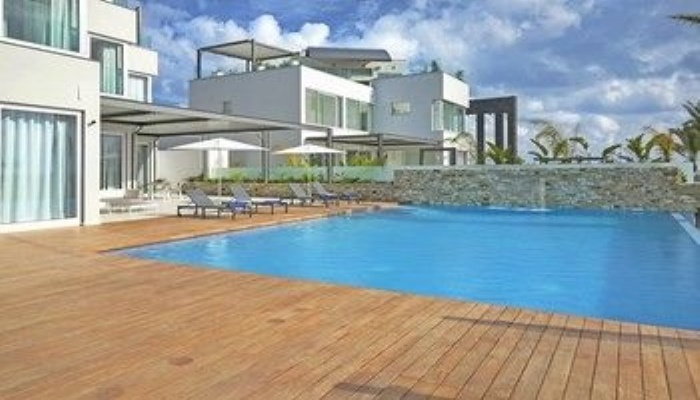 Glory Beachfront Villa — отель с удобным расположением в Айя-Напа