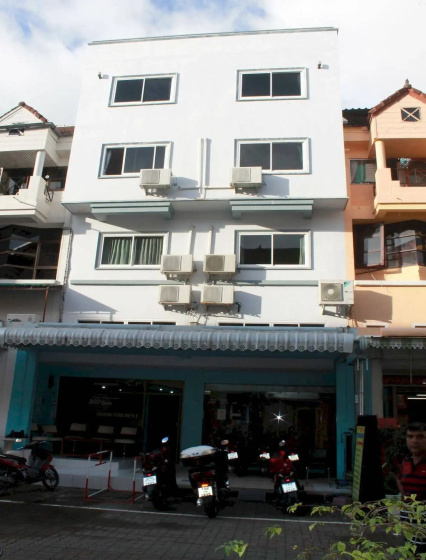 Rayaan Guest House Phuket — отель с удобствами в Патонг