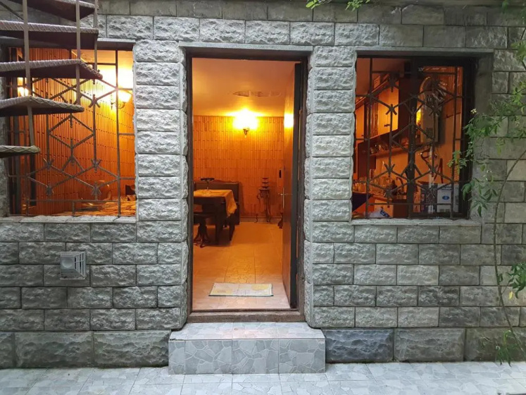 House #1 — отель с удобствами в Кутаиси