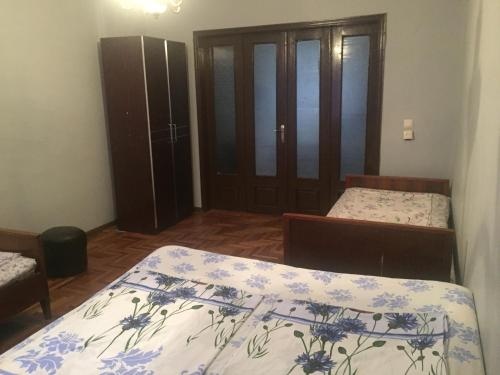 154 Agmashenebeli Guest House — комфортный отель в Кобулети