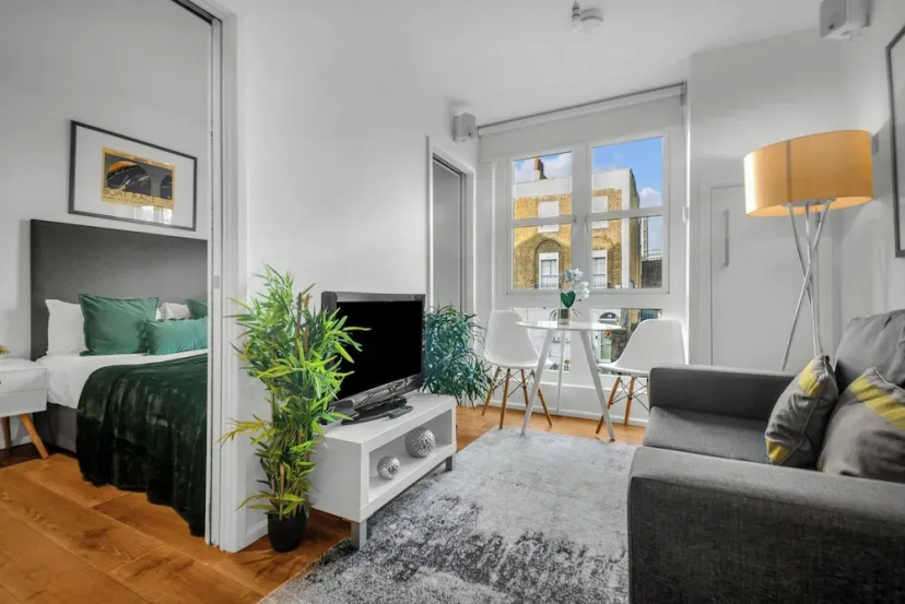 Цены на Classic One Bedroom Apartment in Camden в Лондоне