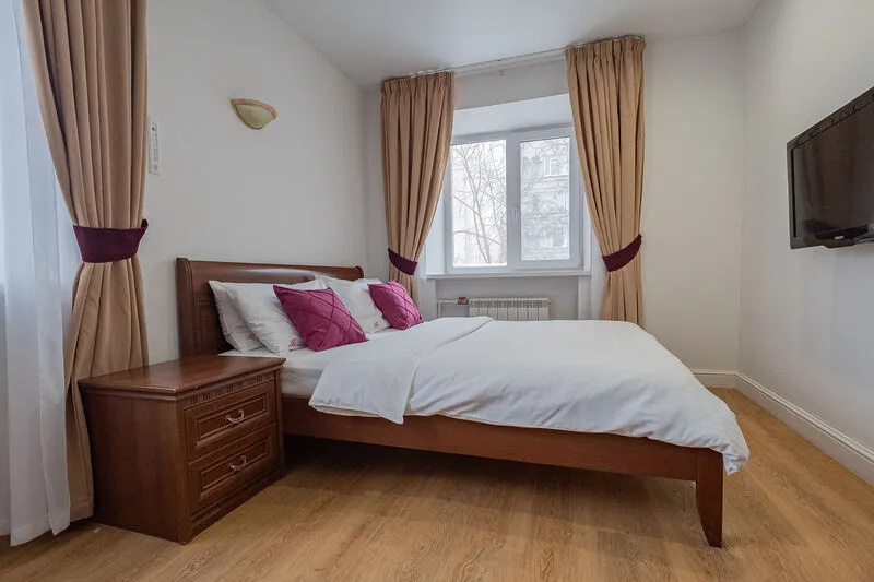Petrovskie Apartamenty na ul. Kirova, d. 39 a — забронировать отель в Томске