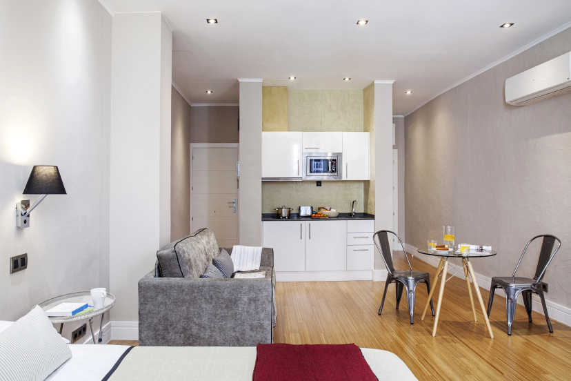 Plaza Catalunya apartments — отель с удобствами в Барселоне