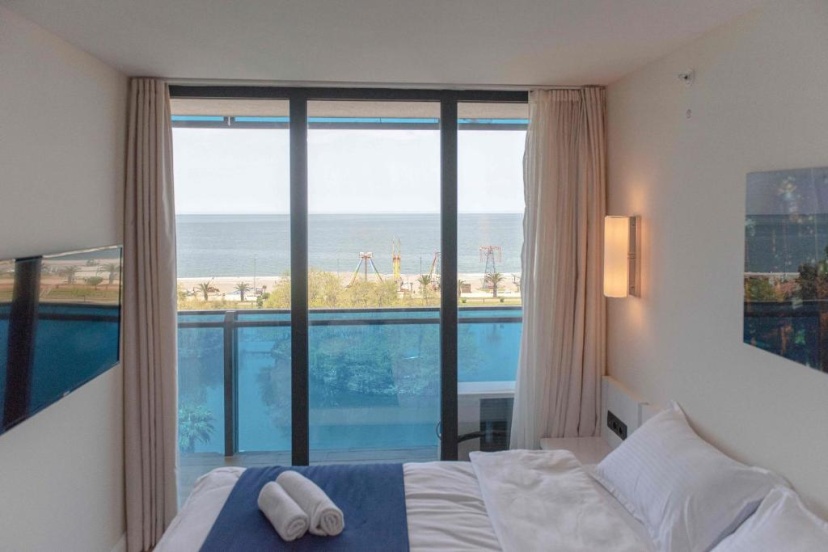 Цены на Lovely 2BR Apartment near by Sea в Батуми