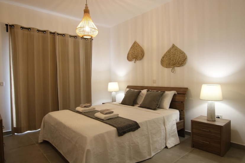 Phaedrus Living: Seaside Luxury Flat Limnaria 153 — забронировать отель в Пафос