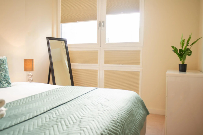 Comfy One Bedroom Apartment in City of London — забронировать отель в Лондоне