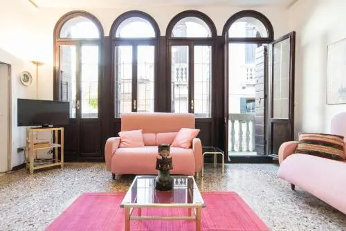 Lustraferi Apartment — отзывы гостей и цены