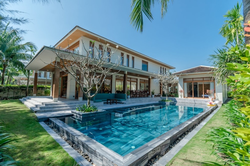 Enjoy A Luxurious 5 Bedroom Villa — комфортный отель в Дананге
