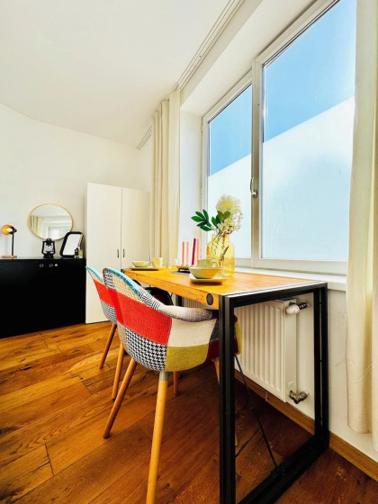 Cozy 5BR Apartment Near Kaufpark 3 — отель в вене, Австрия