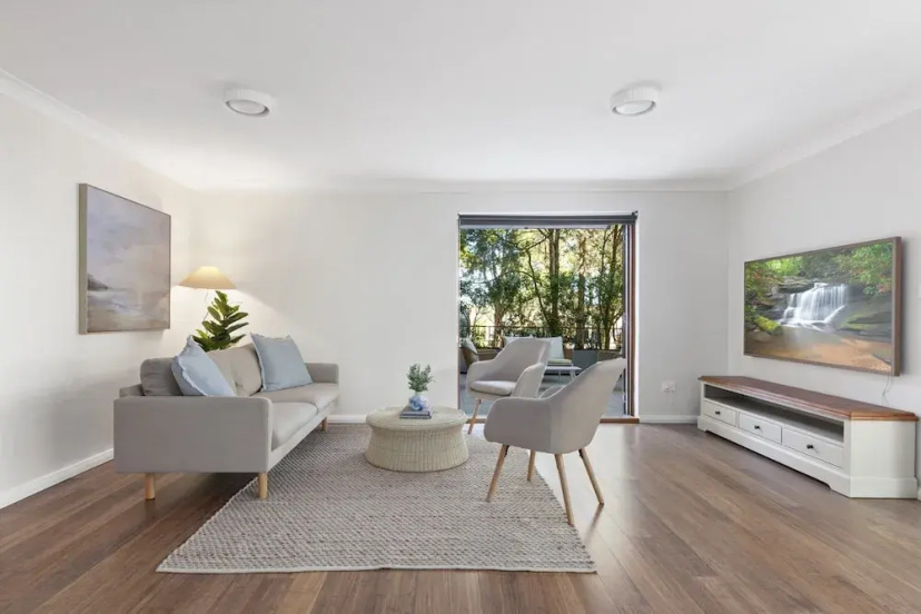 Stylish 3-bed Newport Stay With Balcony — отель с удобствами в Сиднее