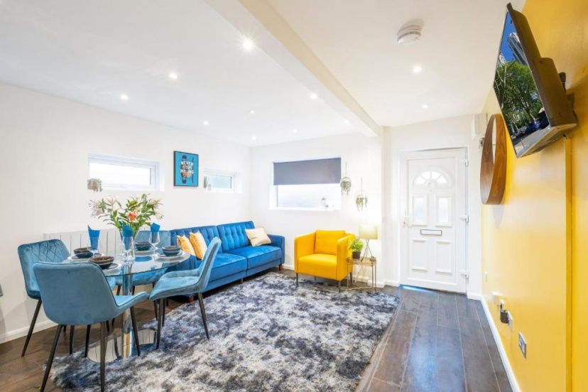 Цены на Kings House Apartment Hayes, West London Apt A в Лондоне