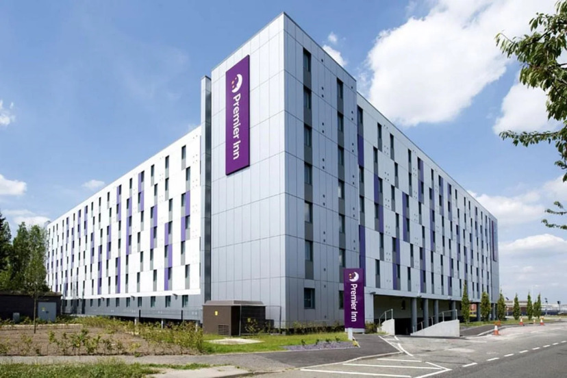 Premier Inn Heathrow Airport Terminal 4 — забронировать отель в Лондоне