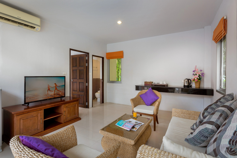 Phuket Seaview Resotel — отель с удобным расположением в Пхукете