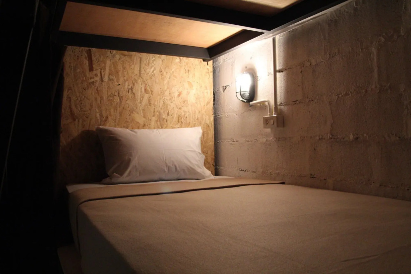 Vitamin Sea Hostel Phuket — отель с удобствами в Пхукете