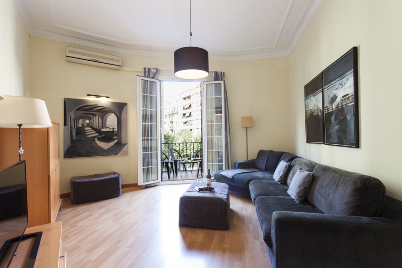 AB Calabria Apartment 1-2 — отель с удобствами в Барселоне