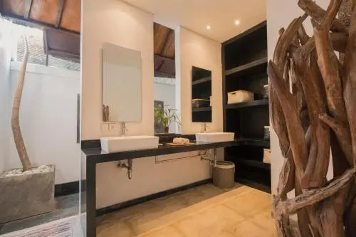Цены на Phinisi Villas - Seminyak City Center в Кута