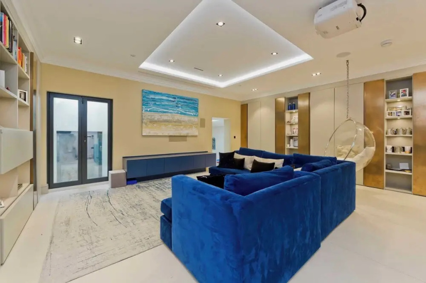 7bed Notting Hill W/garden, Games Room & Parking — отель с удобным расположением в Лондоне