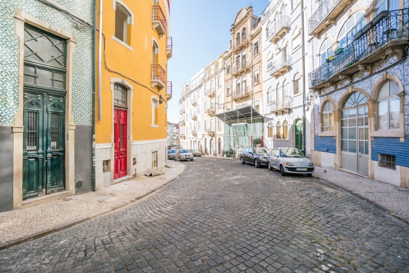 New Flat with Patio And Barbecue — комфортный отель в Лиссабоне