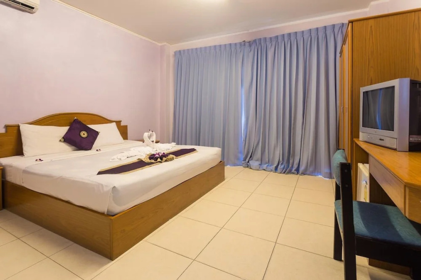 "room in Guest Room - Guesthouse Belvedere - Only Minutes From Patong Beach, Delightful Room for 2" — забронировать отель в Патонг
