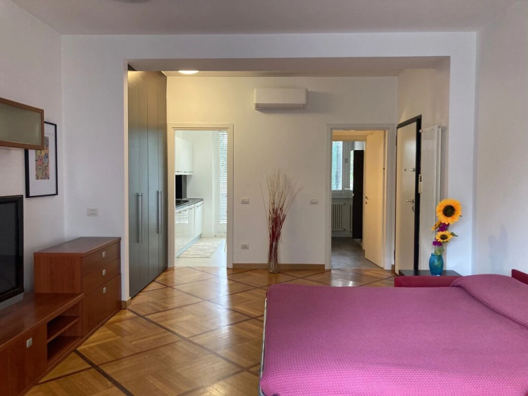 Ponale 52 bright studio — отель с удобствами в Милане