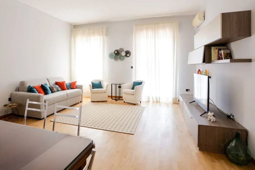Riviera di Chiaia 207 — забронировать отель в Неаполе