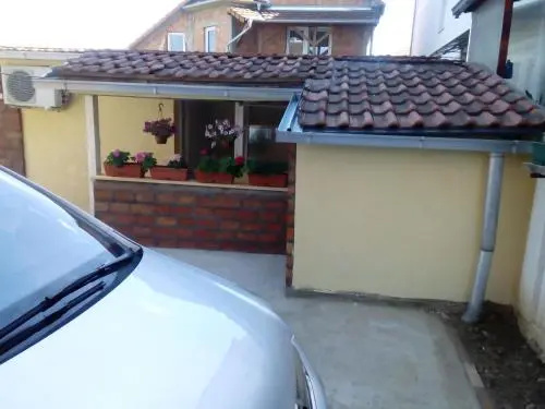 Guest house Mirijevski Konak 1 — отель в Белграде, Сербия