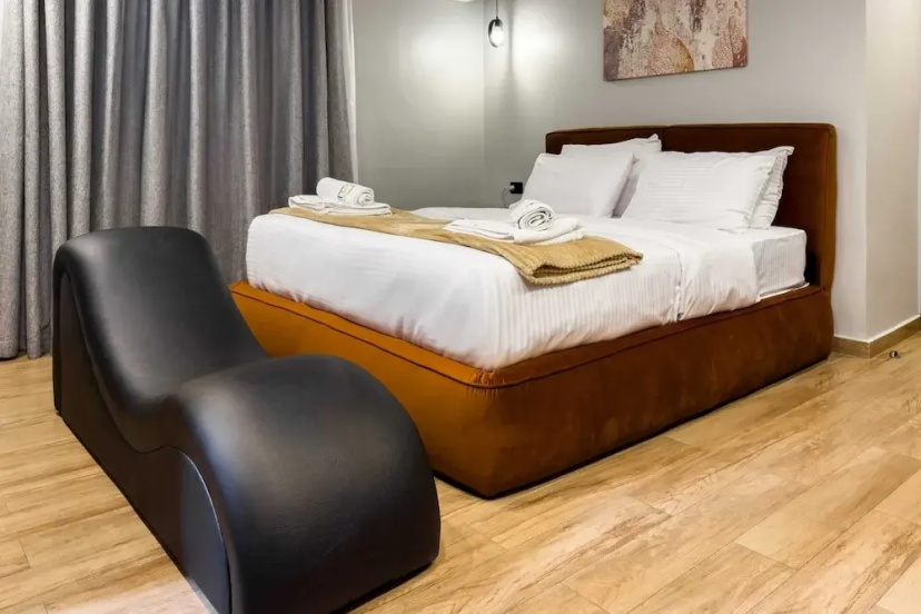 The 2bdr Obsidian Jacuzzi Stay 5min to CAI Airport — отель с удобным расположением в Каире