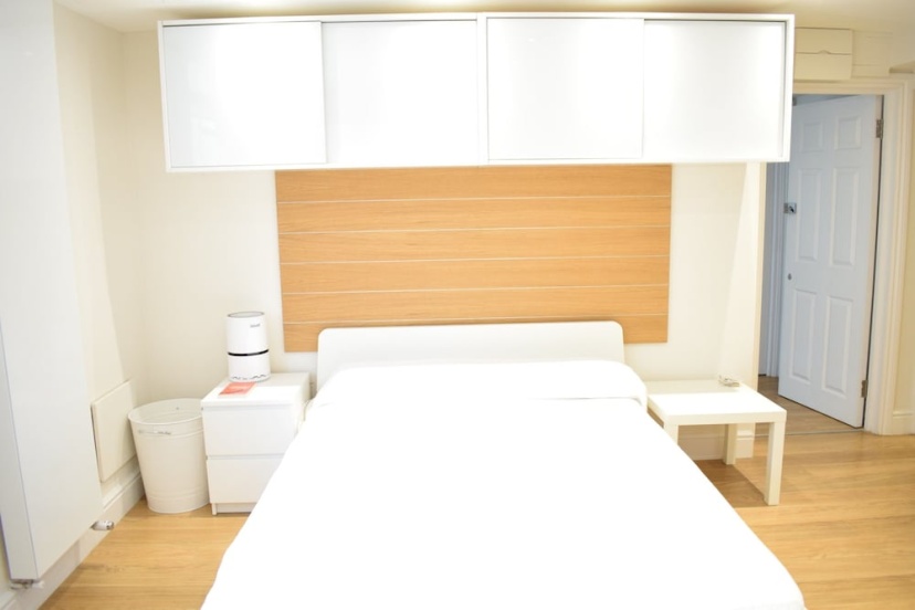 Modern 1 Bedroom Apartment In Central London — отель с удобствами в Лондоне