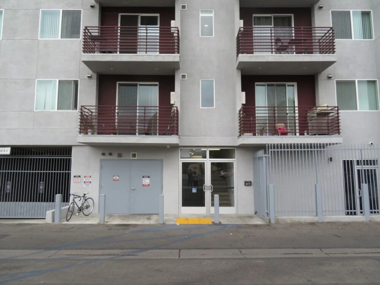 Fully Furnished Apartments near CSUN — комфортный отель в Лос-Анджелесе