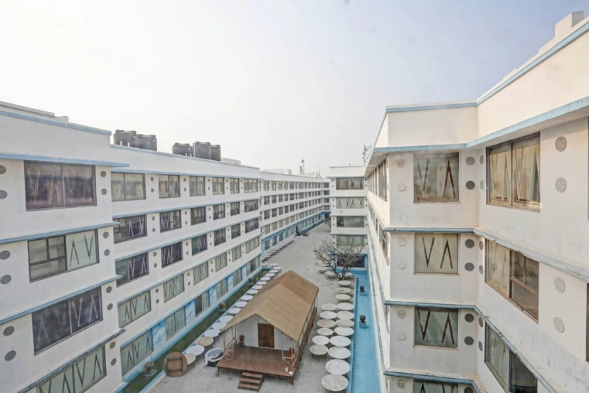 OYO Townhouse 808 Royal Palms Shared Serviced Apartment — отель в Мумбаи, Индия