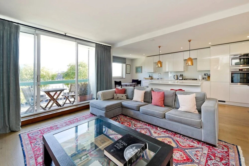 Bright 2-Bed Apartment in Fashionable Chelsea — забронировать отель в Лондоне