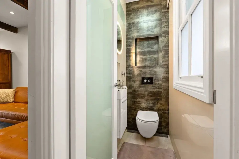 Elegant 1-bed With Study by Balmain Wharf — забронировать отель в Сиднее