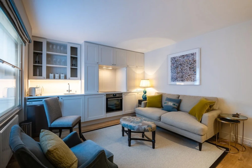 Deluxe Notting Hill Home by Hyde Park — отель с удобным расположением в Лондоне